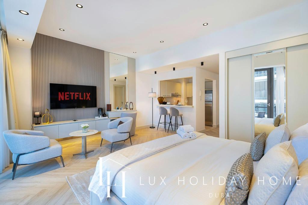 Lux The Silverene Marina View 1 Apartment